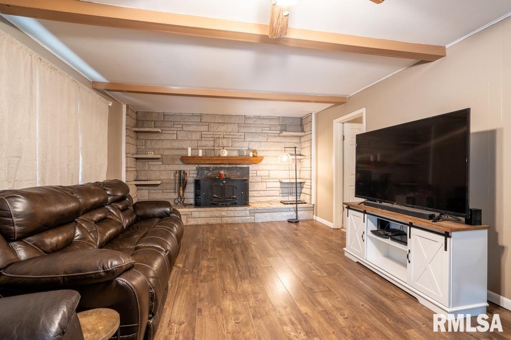 302 Benedict Street Valier, IL 62891 - Photo 5 of 31