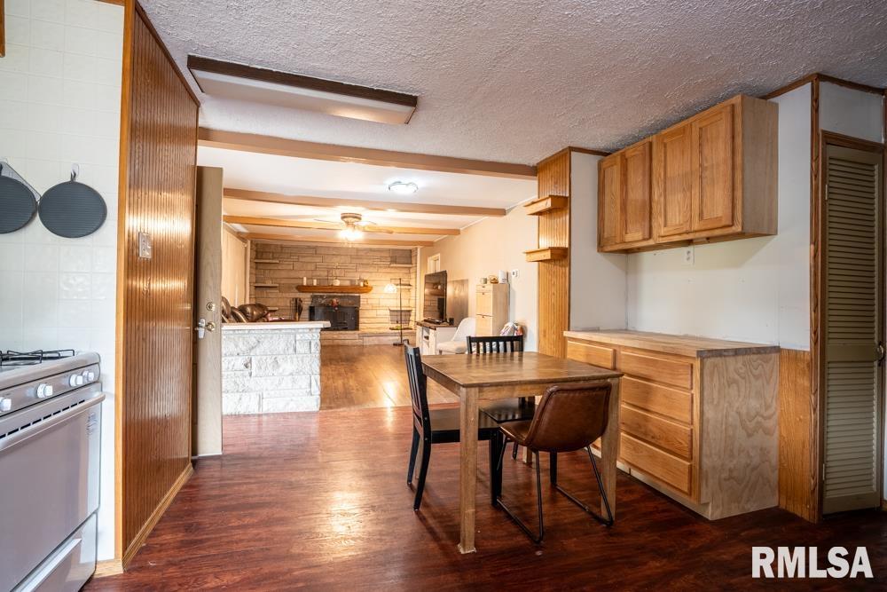 302 Benedict Street Valier, IL 62891 - Photo 8 of 31