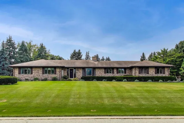 $619,000 | 3 Jane Court, Hawthorn Woods, IL 60047