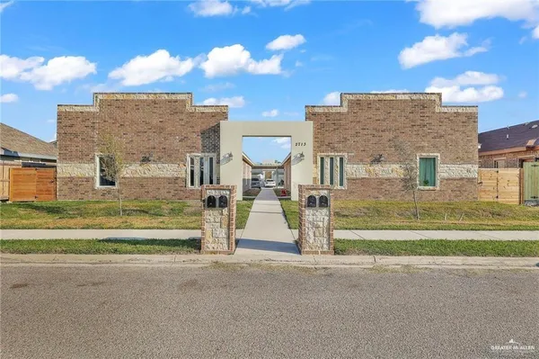 $950 | 2713 Primrose Avenue, Unit B2, Edinburg, TX 78541