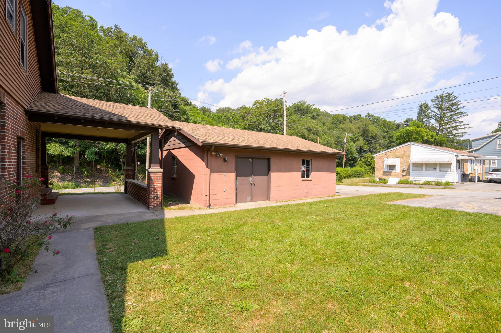 14 Peer Lane Berkeley Springs, WV 25411 - Photo 49 of 52 a front view of a house with garden