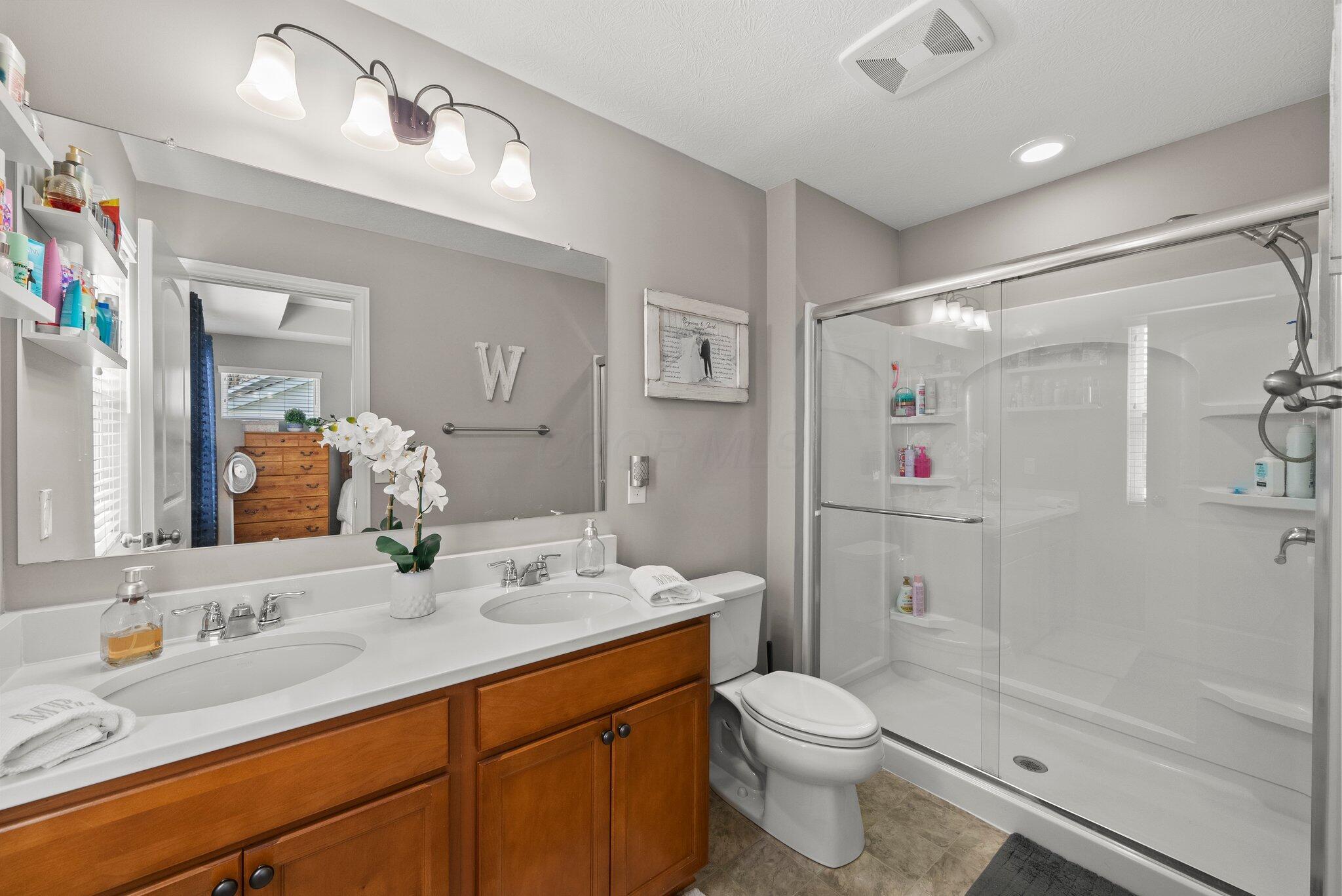 6875 Brooklyn Heights Road Westerville, OH 43081 - Photo 34 of 47 Primary Bathroom