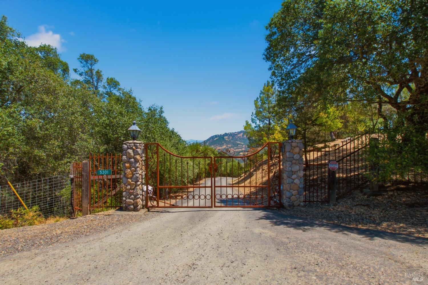 5301 Lake Ridge Road Ukiah, CA 95482 - Photo 36 of 59