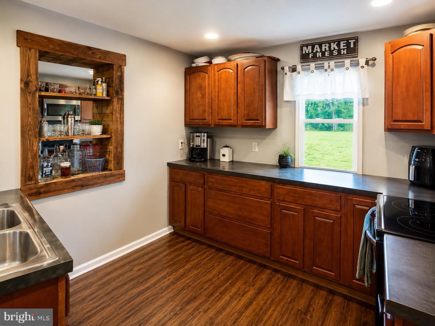 1686 Mapledale Road Elizabethtown, PA 17022 - Photo 9 of 41 Charming kitchen with rustic accents.