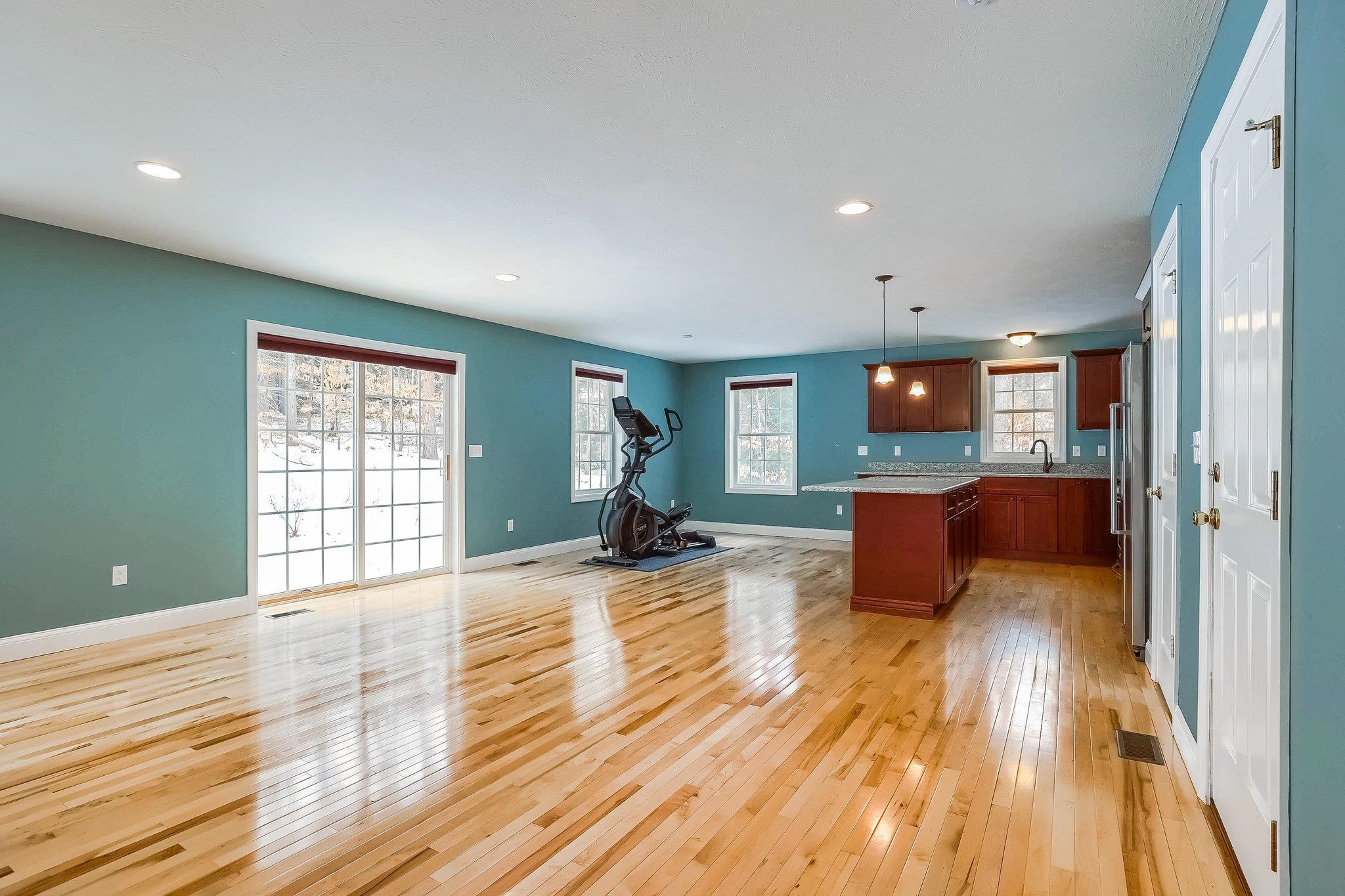 60 Blackwater Road Concord, NH 03303 - Photo 7 of 38