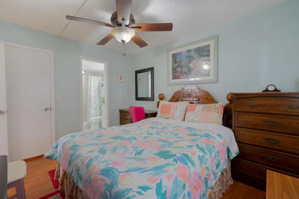 $1,900 | 2008 South Federal Highway, Unit 301, Boynton Beach, FL 33435