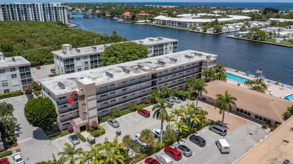 $1,900 | 2008 South Federal Highway, Unit 301, Boynton Beach, FL 33435