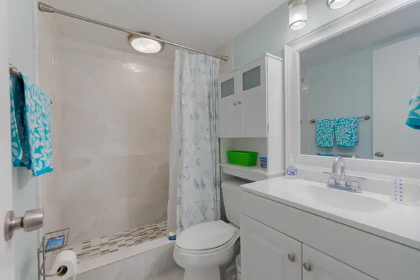 $1,900 | 2008 South Federal Highway, Unit 301, Boynton Beach, FL 33435