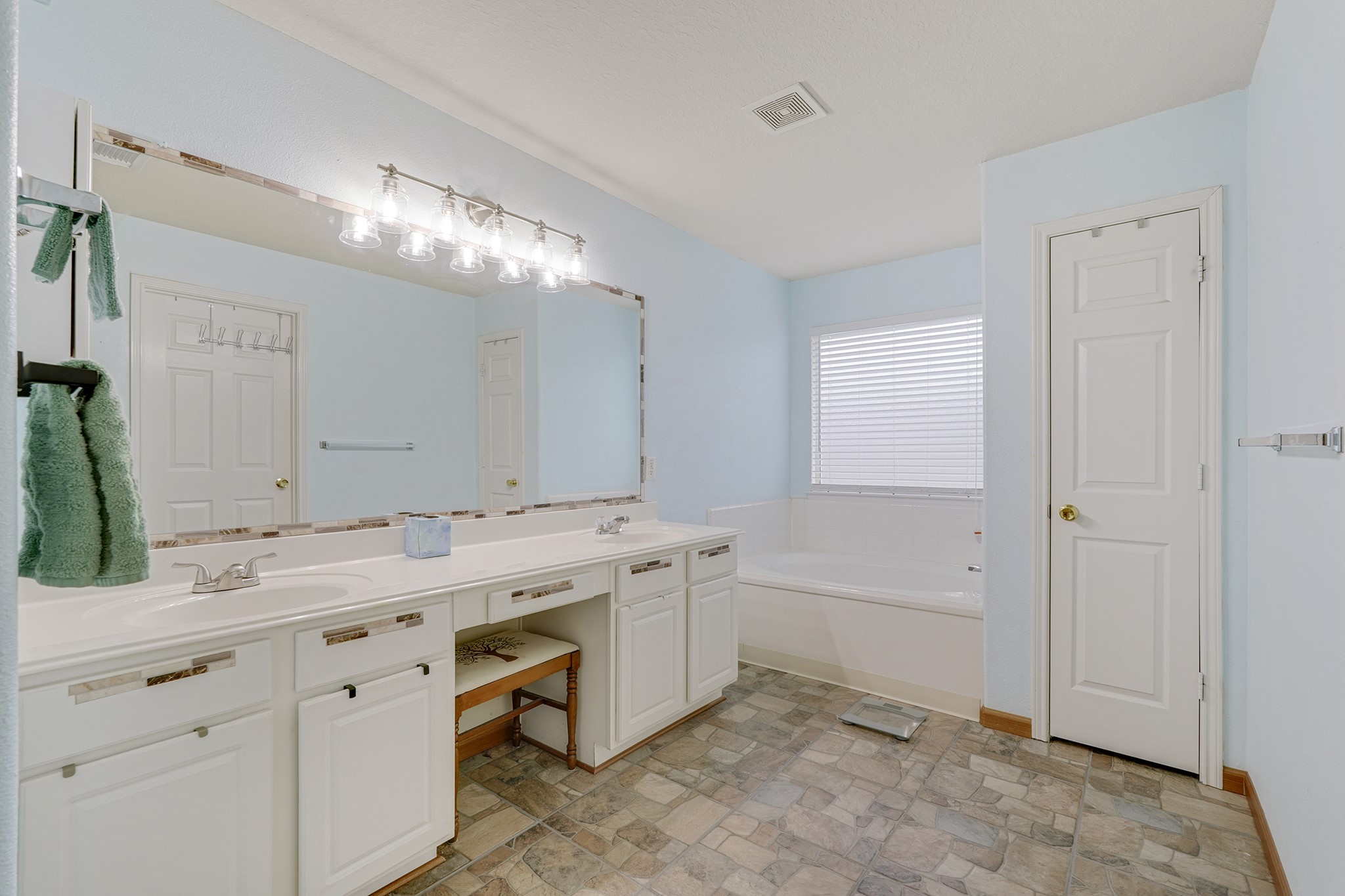 16527 Morning Shadows Way Humble, TX 77346 - Photo 8 of 10