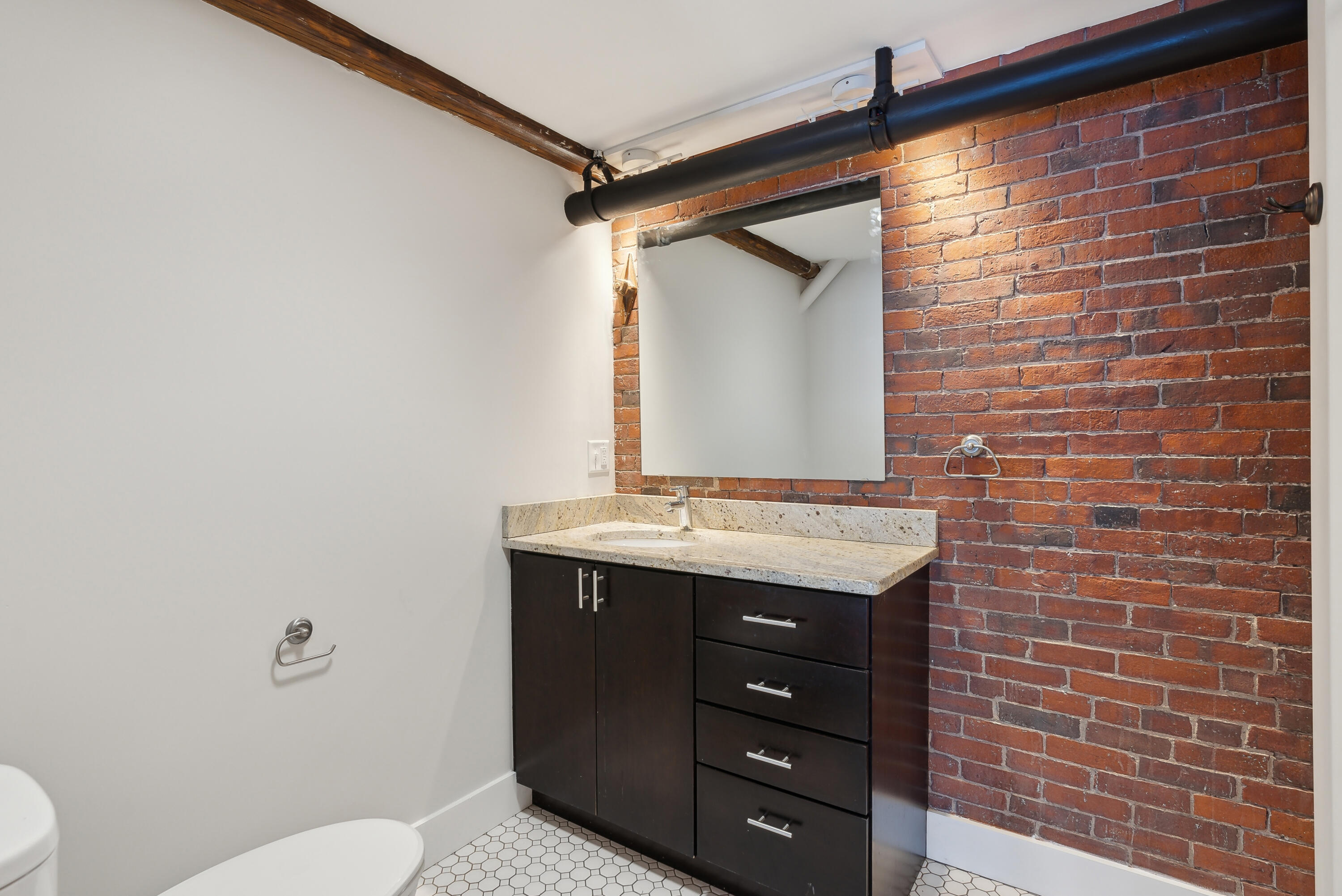 2 Main Street, Unit 35103 Biddeford, ME 04005 - Photo 20 of 50 Stunning Unit 35-103