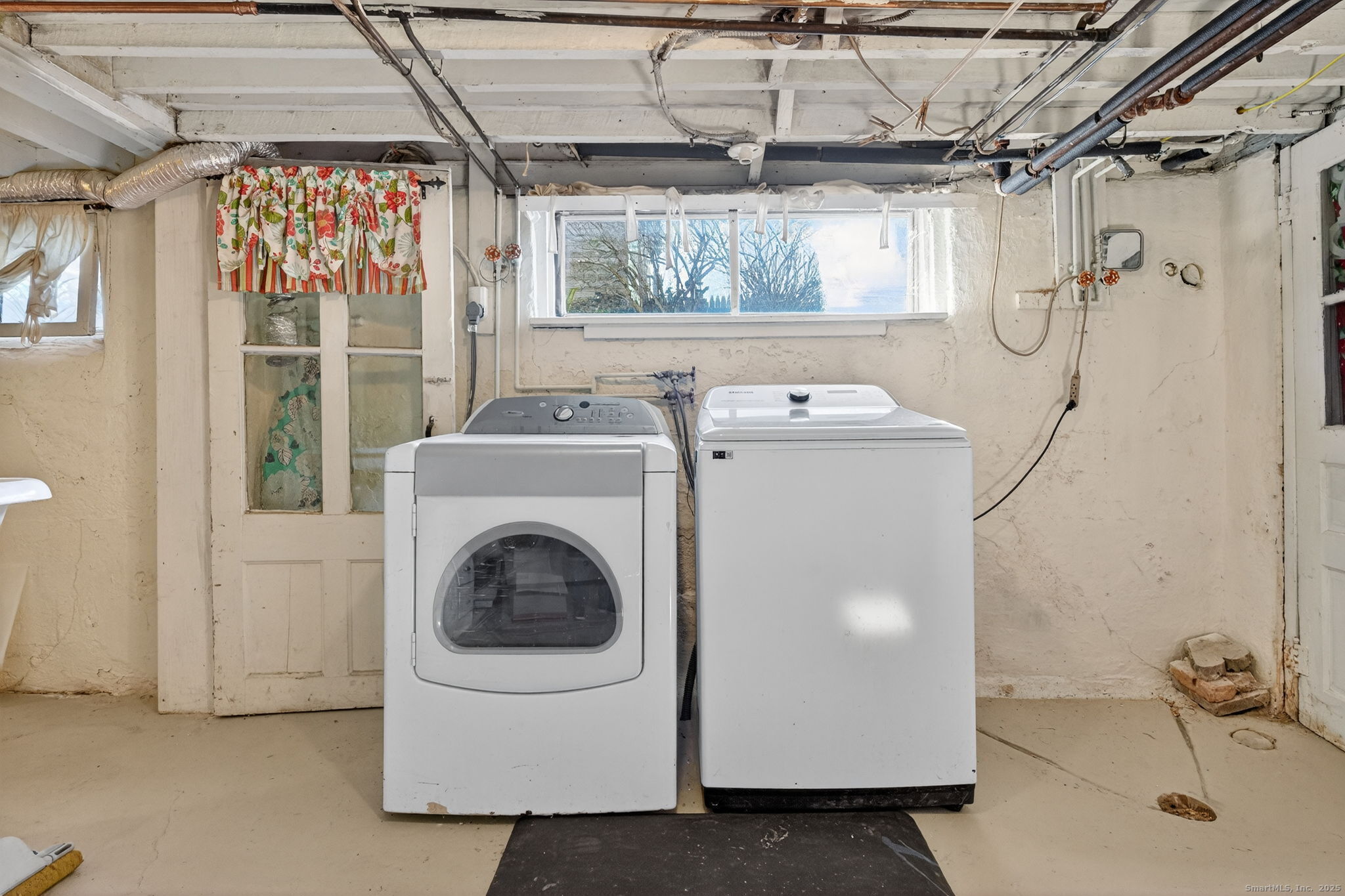 12 North Main Street Windsor Locks, CT 06096 - Photo 21 of 31 a utility room with dryer and washer