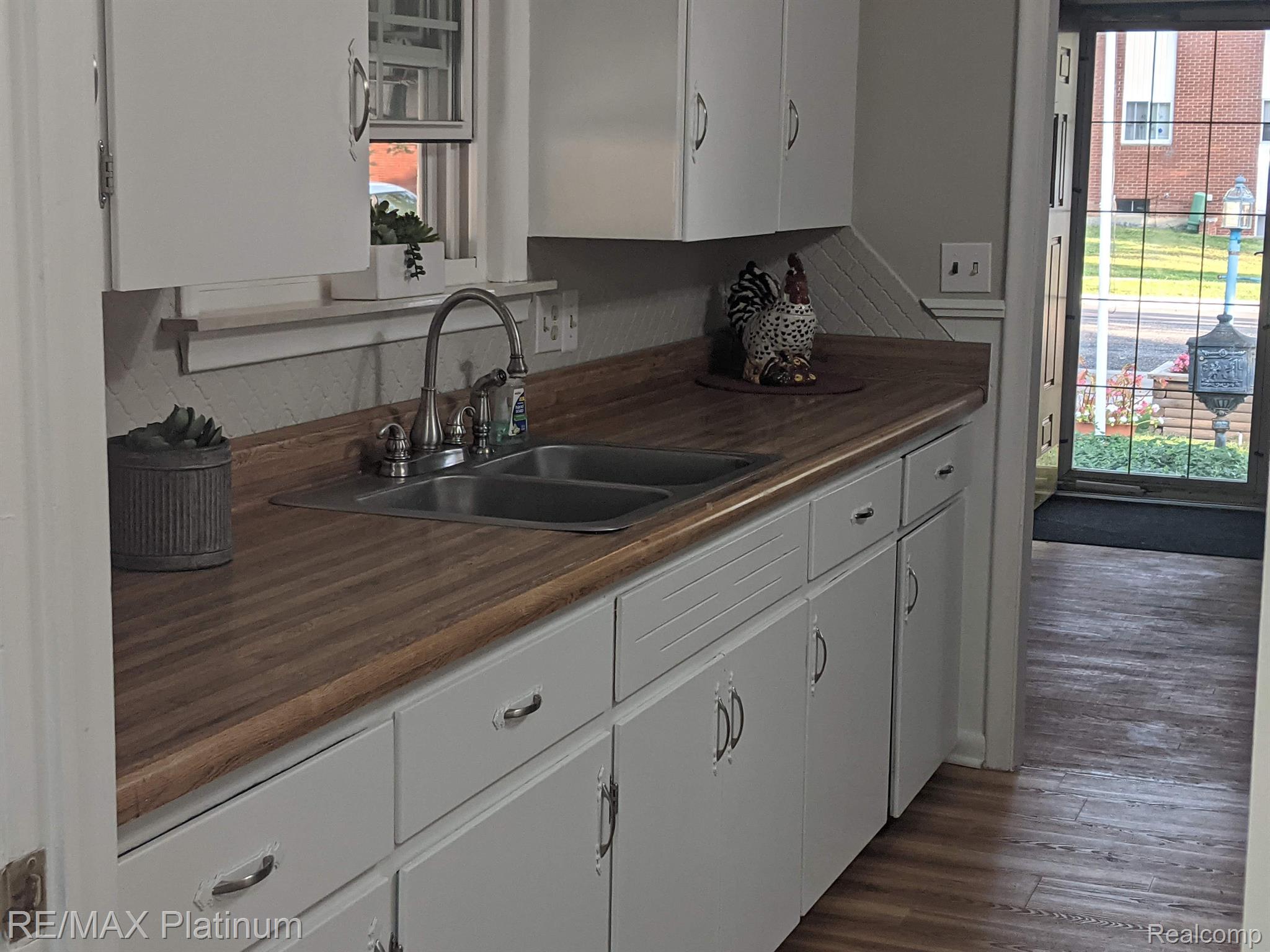 809 Riddle Street Howell, MI 48843 - Photo 11 of 41 Gallery Image 11