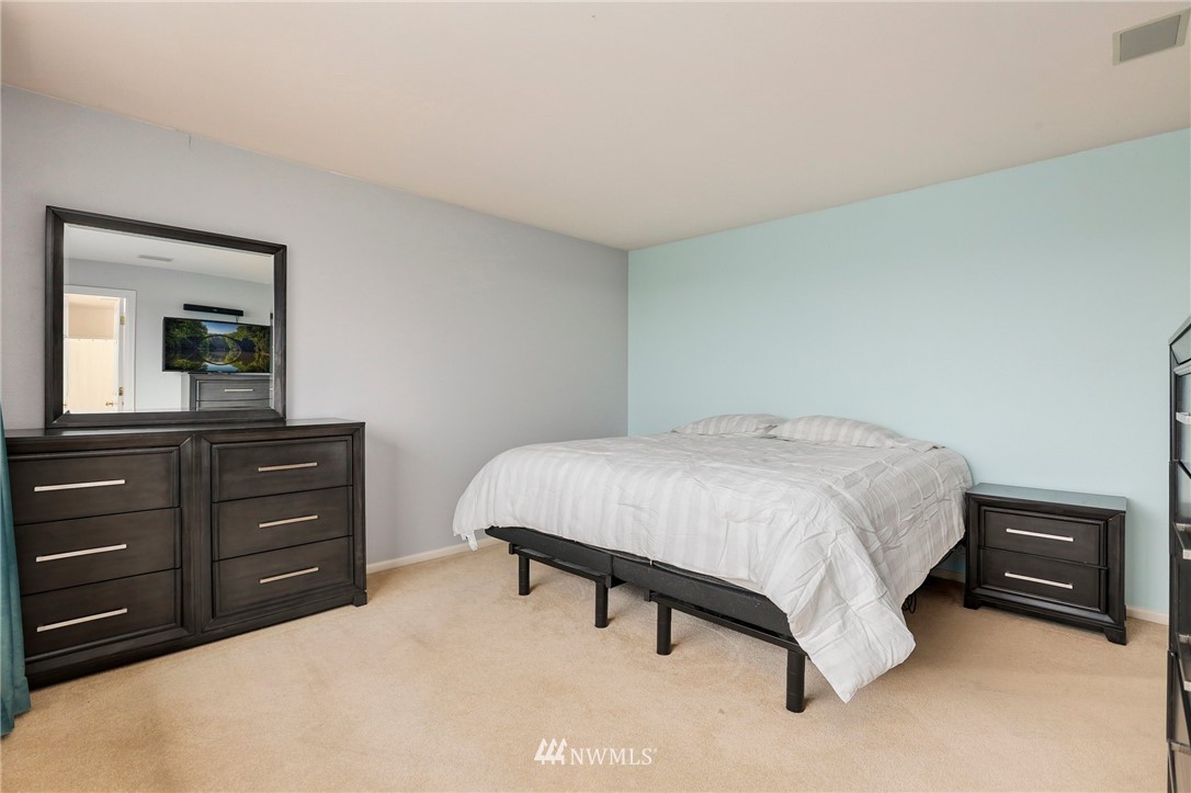20224 29th Avenue Southeast Bothell, WA 98012 - Photo 17 of 38