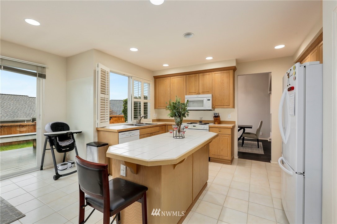 20224 29th Avenue Southeast Bothell, WA 98012 - Photo 8 of 38