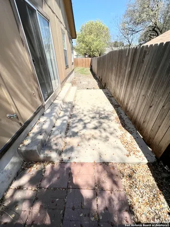 $1,100 | 8911 Amber Dusk, San Antonio, TX 78250