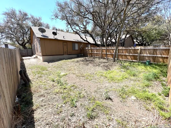 $1,100 | 8911 Amber Dusk, San Antonio, TX 78250