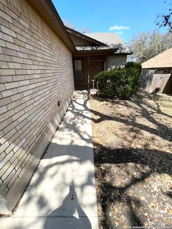 $1,100 | 8911 Amber Dusk, San Antonio, TX 78250