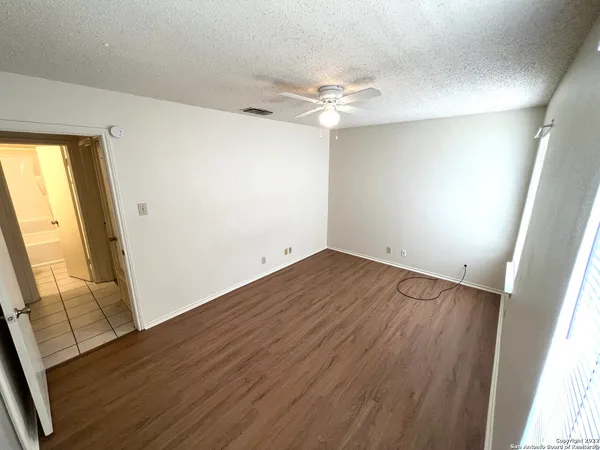 $1,100 | 8911 Amber Dusk, San Antonio, TX 78250