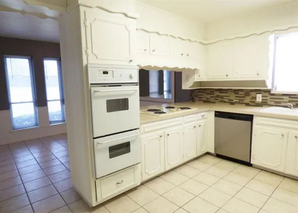 $2,650 | 1028 Ridgefield Drive, Plano, TX 75075