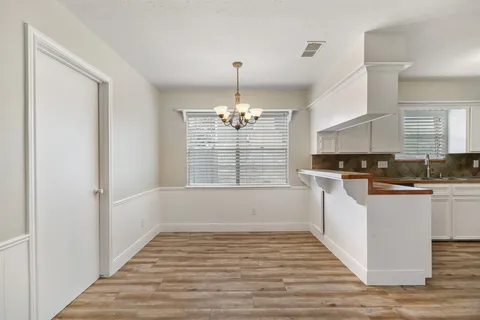 $2,200 | 25519 Many Oak Drive, Spring, TX 77380