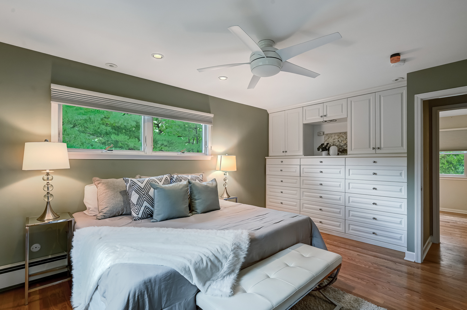 1200 Oak Hill Road Downers Grove, IL 60515 - Photo 13 of 24 a bedroom with a bed and a flat tv screen