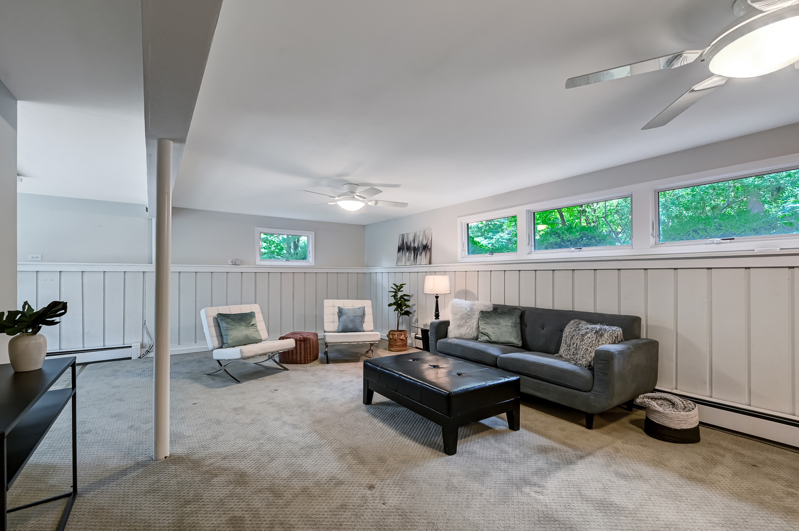 1200 Oak Hill Road Downers Grove, IL 60515 - Photo 19 of 24 a living room with furniture