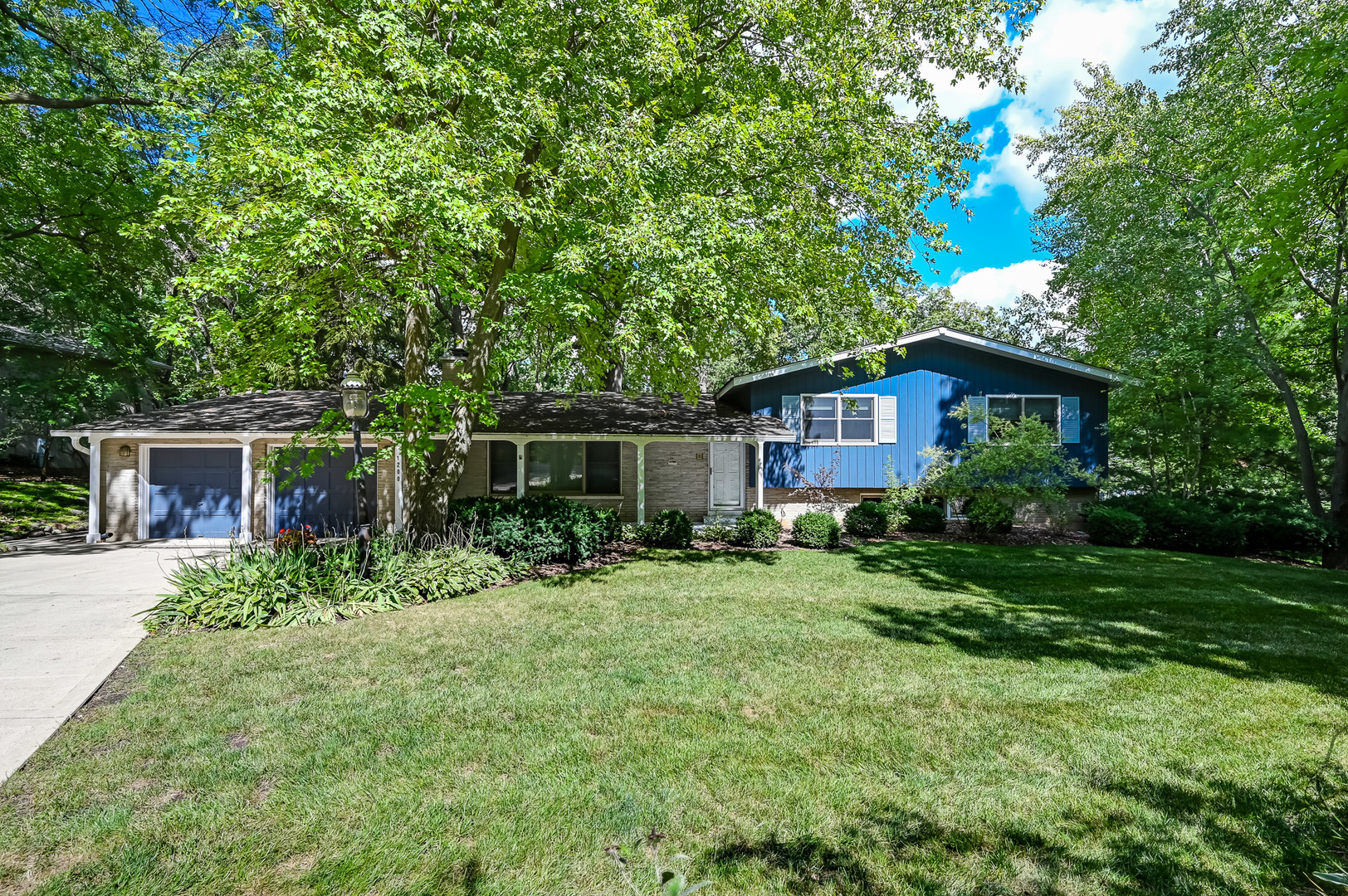 1200 Oak Hill Road Downers Grove, IL 60515 - Photo 23 of 24 a backyard of a house with seating space