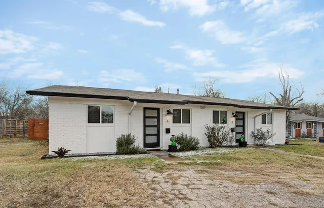 $1,900 | 1307 Falcon Cove, Unit A, Austin, TX 78745