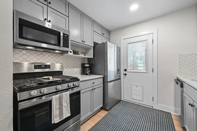 $1,900 | 1307 Falcon Cove, Unit A, Austin, TX 78745