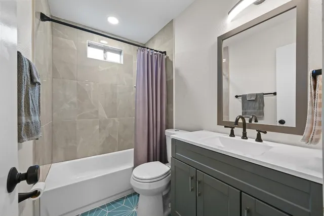 $1,900 | 1307 Falcon Cove, Unit A, Austin, TX 78745