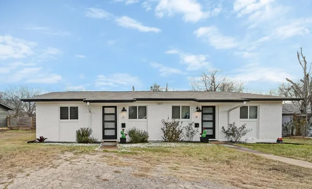 $1,900 | 1307 Falcon Cove, Unit A, Austin, TX 78745