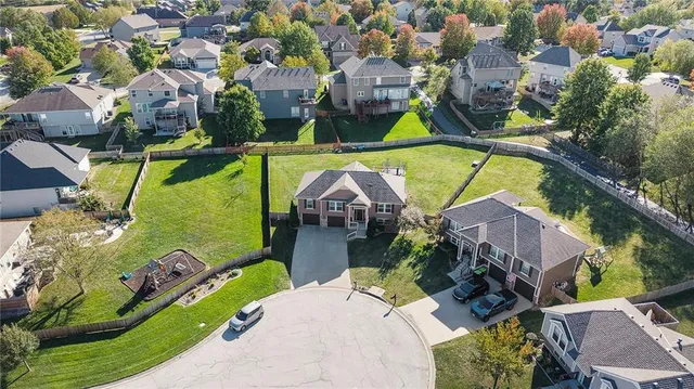 $380,000 | 2210 Northeast Treetop Drive, Blue Springs, MO 64029