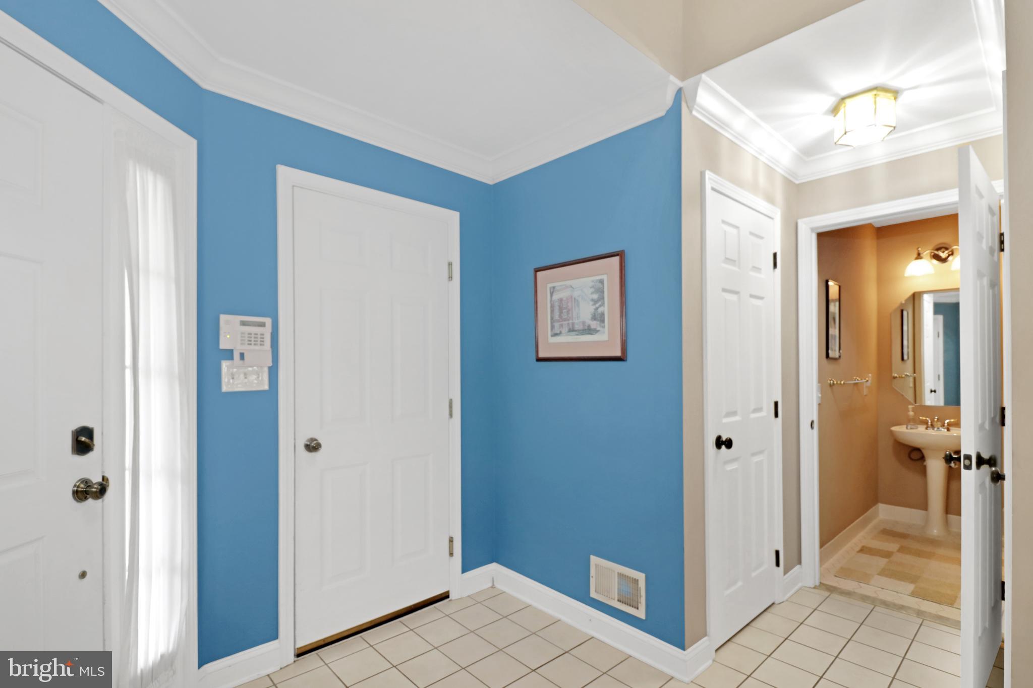 302 Watkins Road Pennington, NJ 08534 - Photo 5 of 36