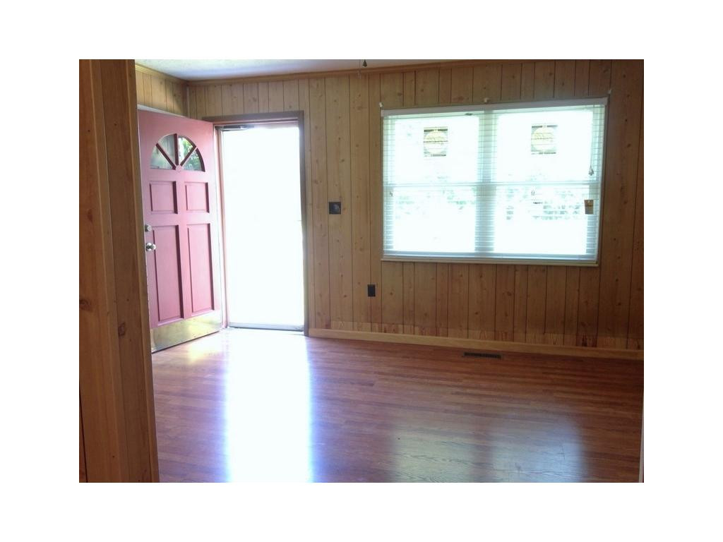 381 Rich Road Newport, TN 37821 - Photo 6 of 19 Front Door in Living Rm