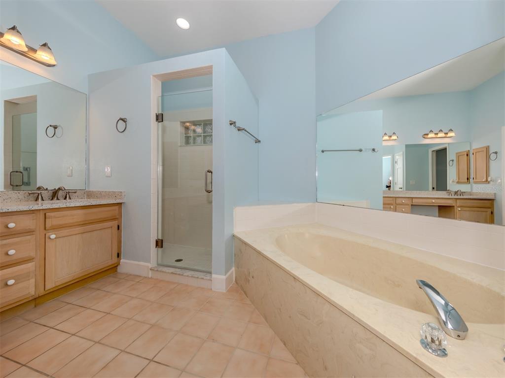 424 Cardiff Road, Unit 27 Venice, FL 34293 - Photo 10 of 65