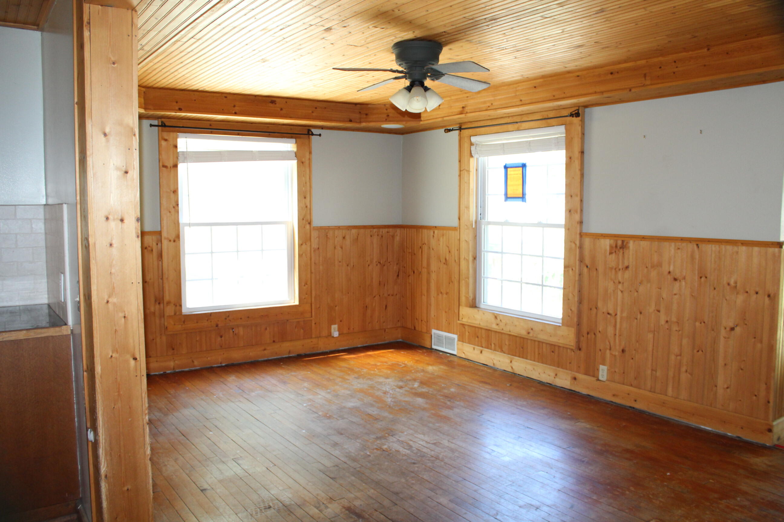 1542 Joslyn Road Muskegon, MI 49445 - Photo 5 of 9 LIVING 2