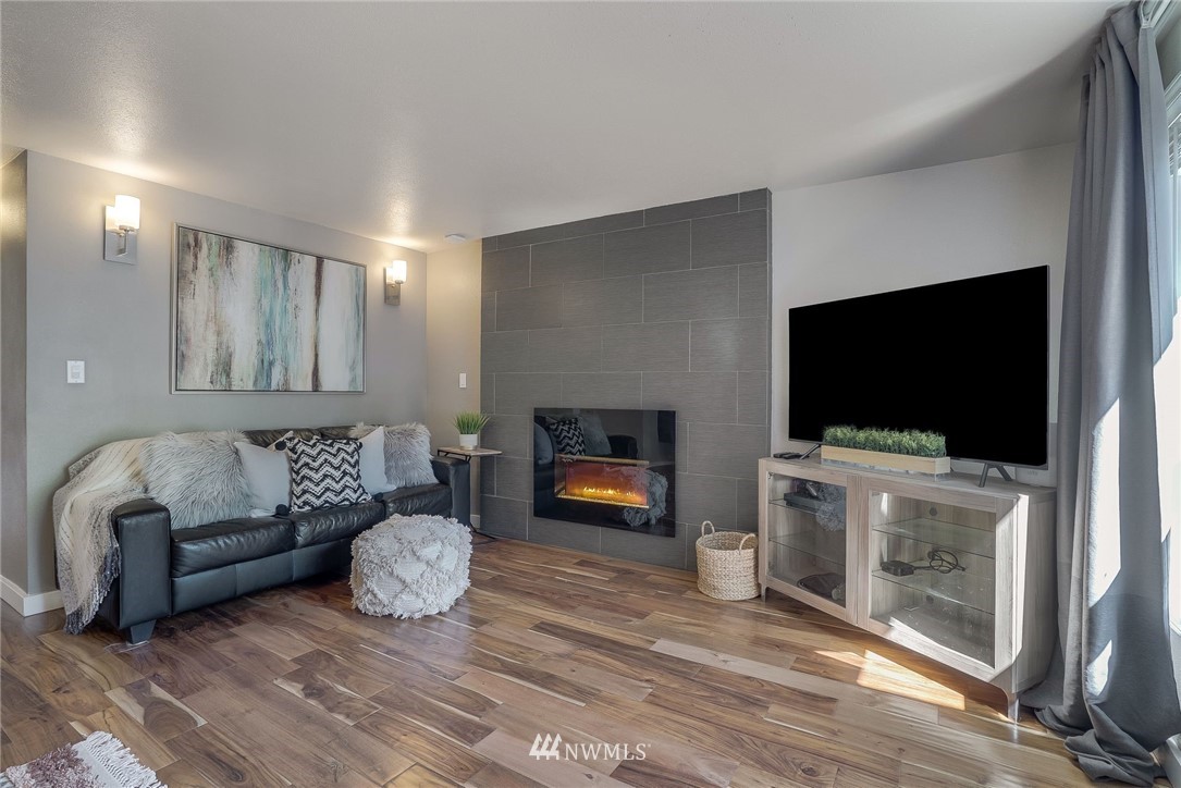 24302 13th Place West Bothell, WA 98021 - Photo 3 of 23