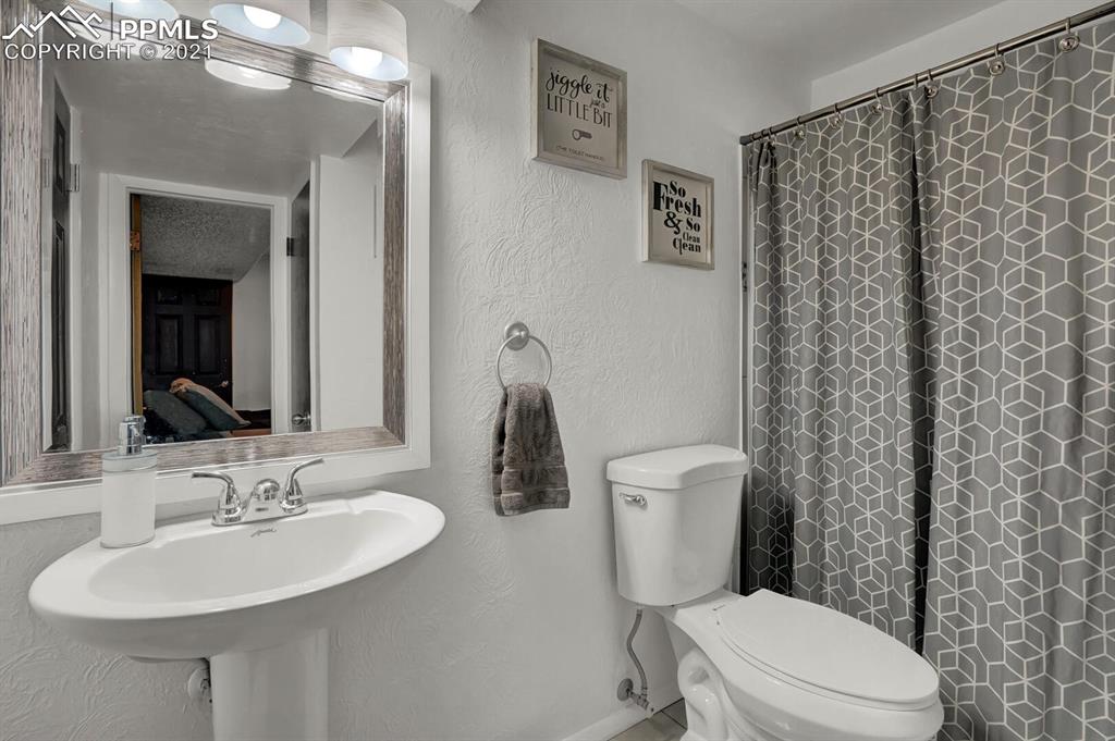 35 Calhoun Road Pueblo, CO 81001 - Photo 10 of 24