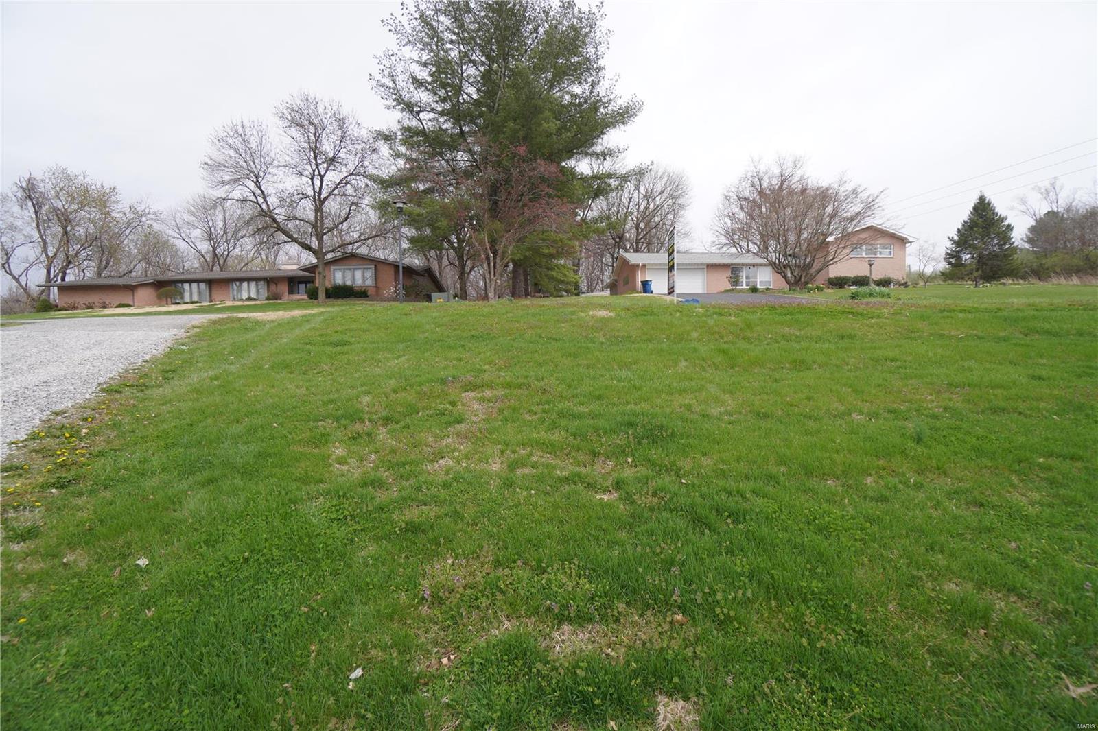 2018 Hillcreek Road Collinsville, IL 62234 - Photo 54 of 67 Gallery Image 54
