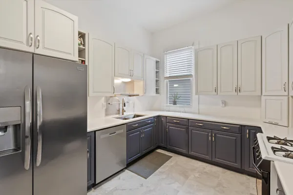 $299,900 | 2104 Vinton Avenue, Memphis, TN 38104