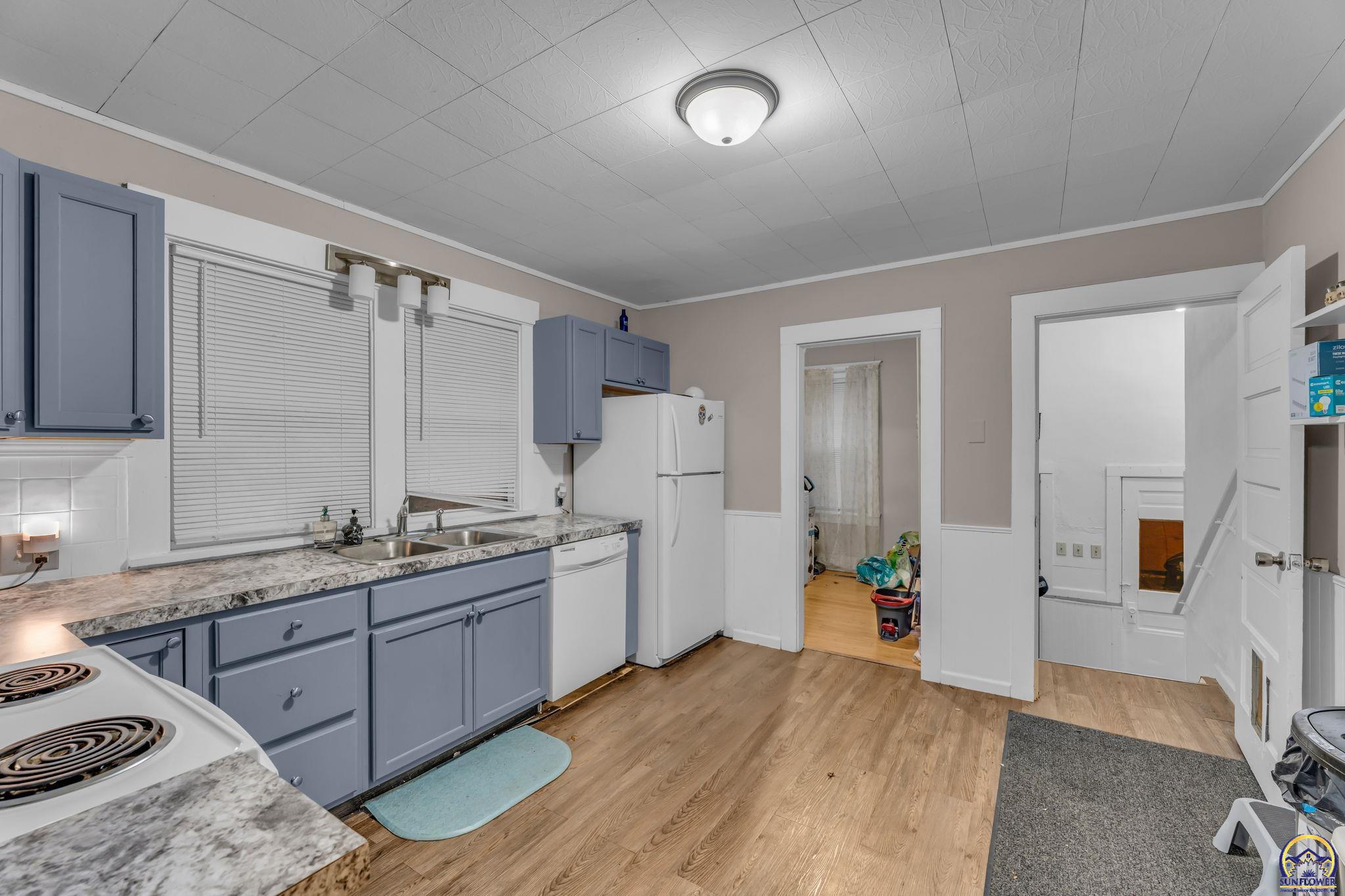 700 Southwest Roosevelt Street Topeka, KS 66606 - Photo 11 of 23