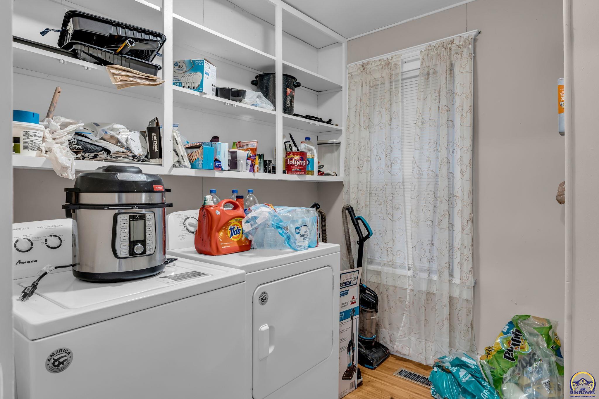 700 Southwest Roosevelt Street Topeka, KS 66606 - Photo 14 of 23