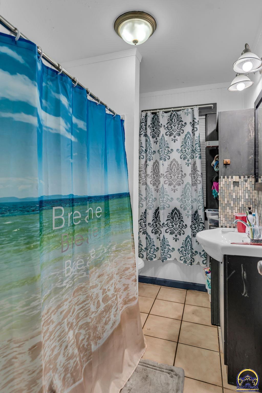 700 Southwest Roosevelt Street Topeka, KS 66606 - Photo 16 of 23