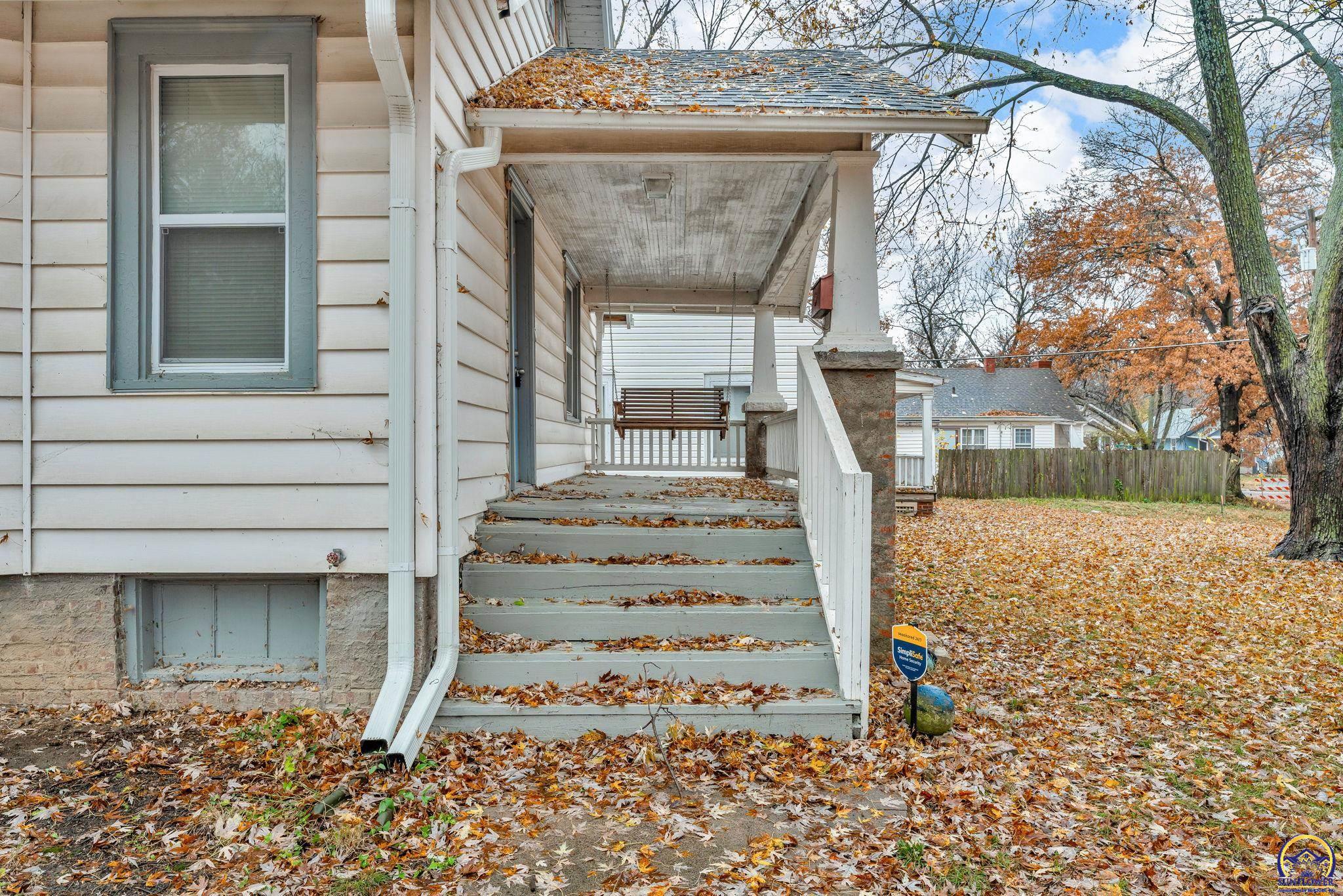 700 Southwest Roosevelt Street Topeka, KS 66606 - Photo 3 of 23