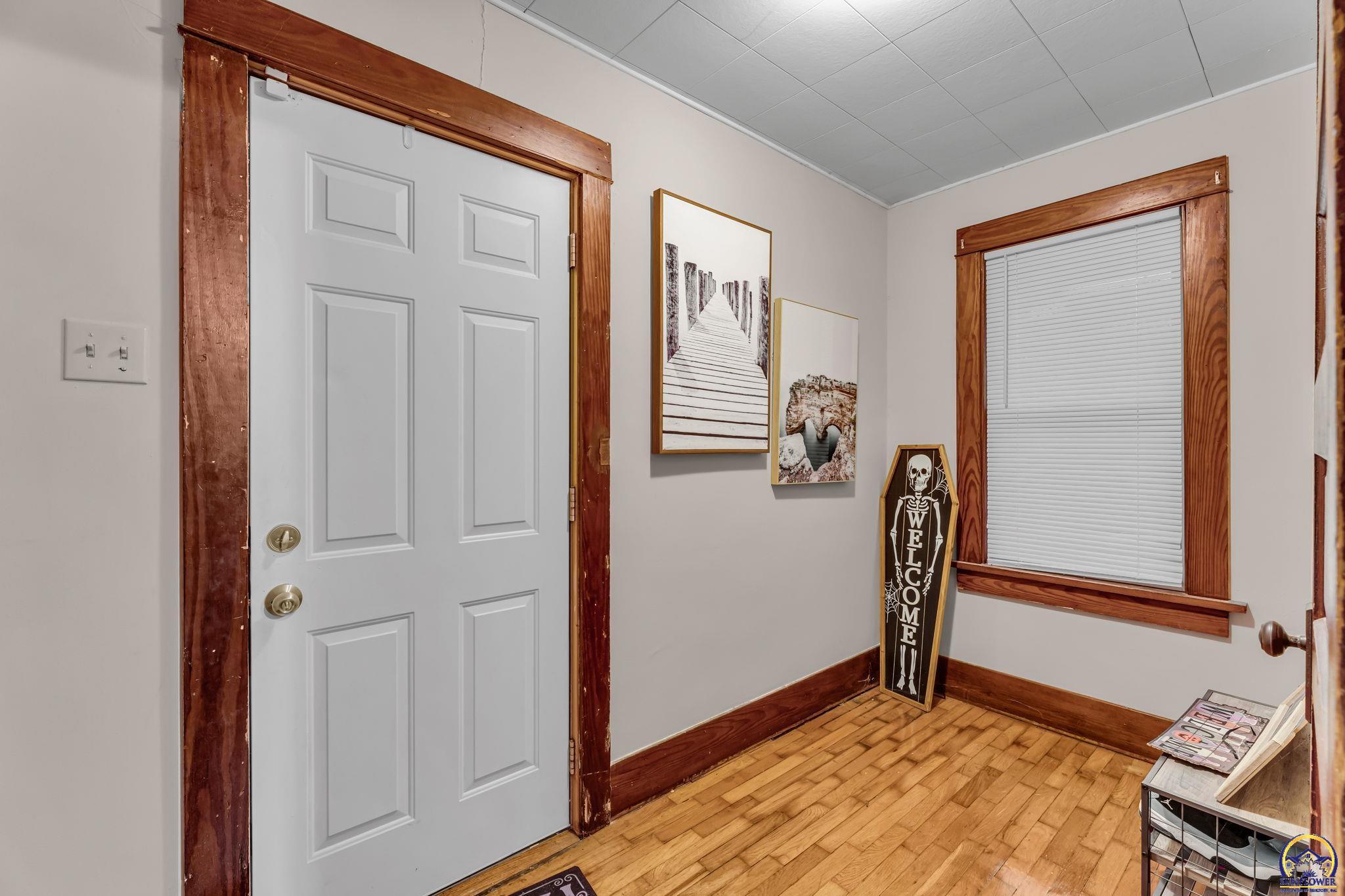 700 Southwest Roosevelt Street Topeka, KS 66606 - Photo 8 of 23