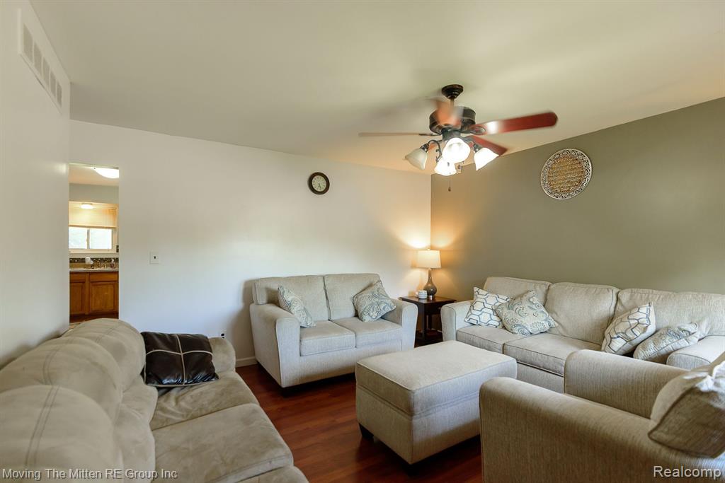 44240 Saltz Road Canton, MI 48187 - Photo 14 of 41