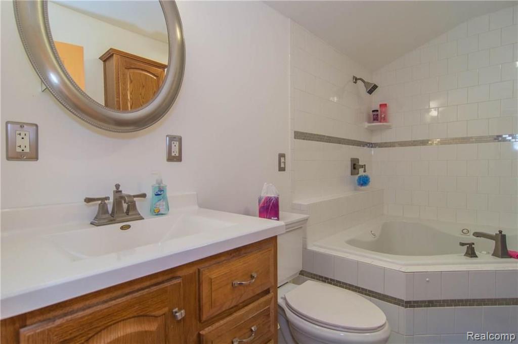 5499 Liberty Bell Road Grand Blanc, MI 48439 - Photo 18 of 45 Gallery Image 18