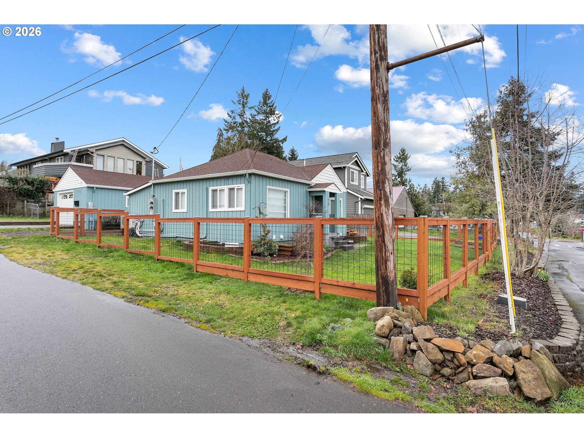 418 Dewey Street Oregon City, OR 97045 - Photo 3 of 22