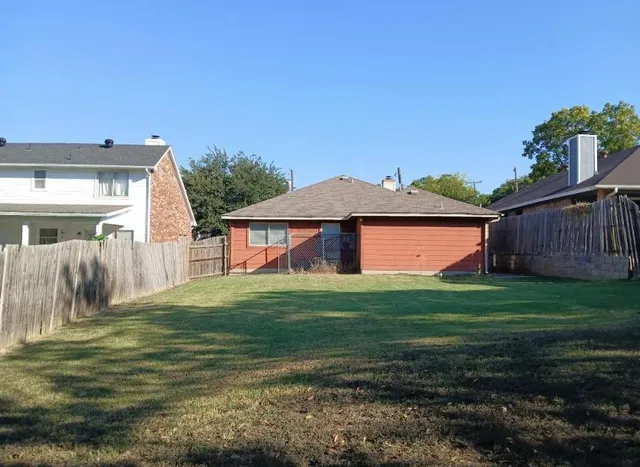 $1,875 | 821 Hill Street, Grand Prairie, TX 75050
