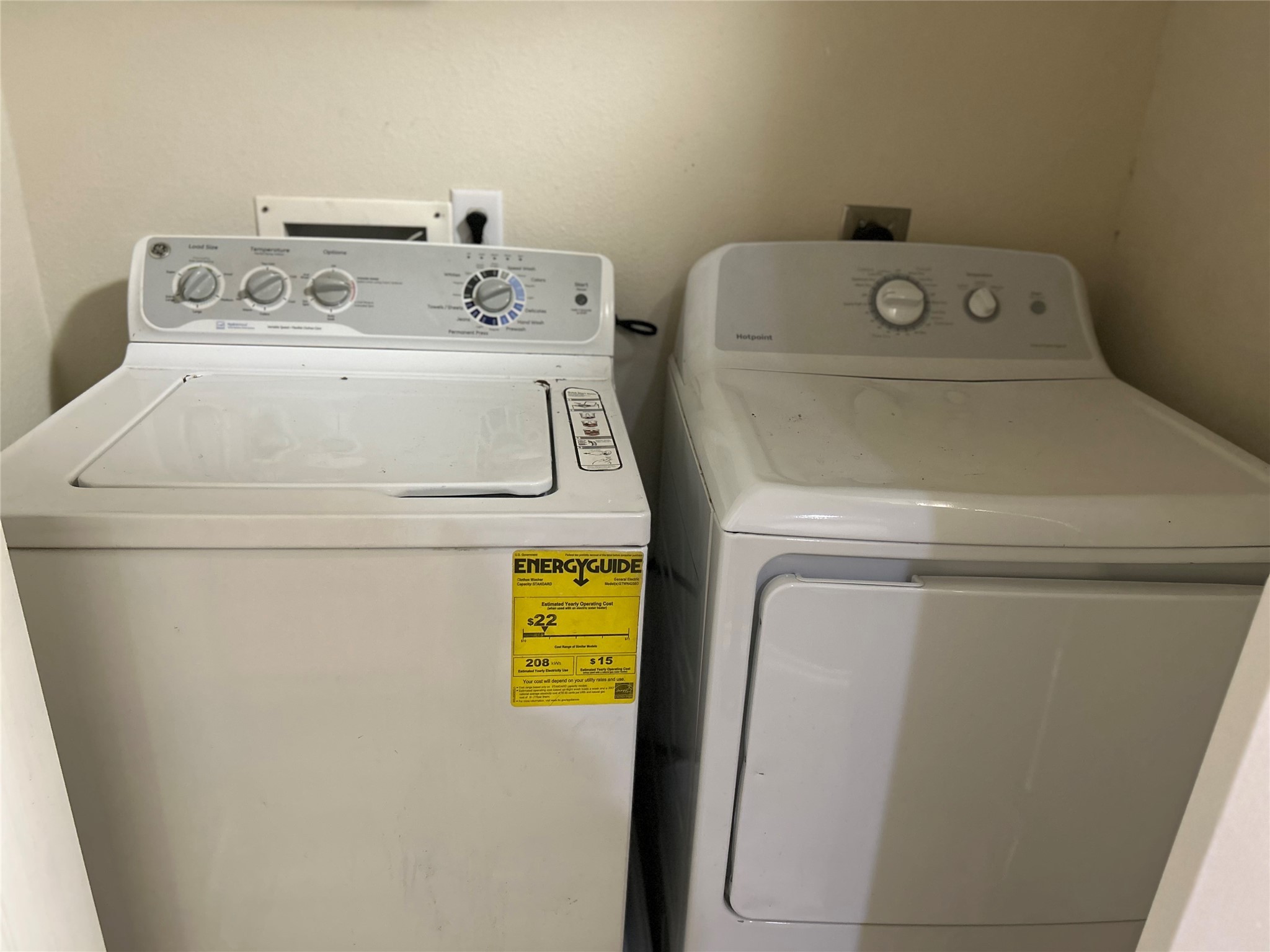 14430 Fairbuff Lane Houston, TX 77014 - Photo 9 of 20 a utility room with dryer and washer